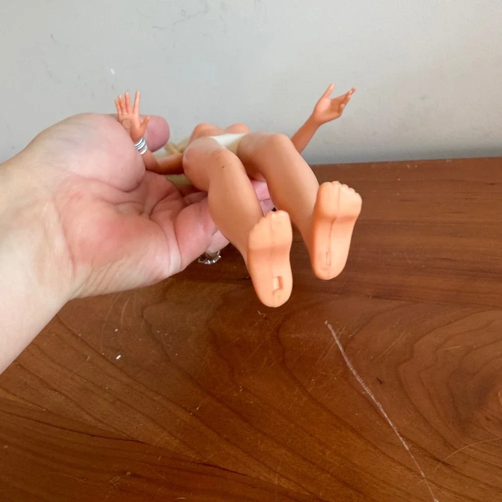 Vintage 1997 Sabrina the Teenage Witch Doll Viacom Hasbro Hand Flicking Magic